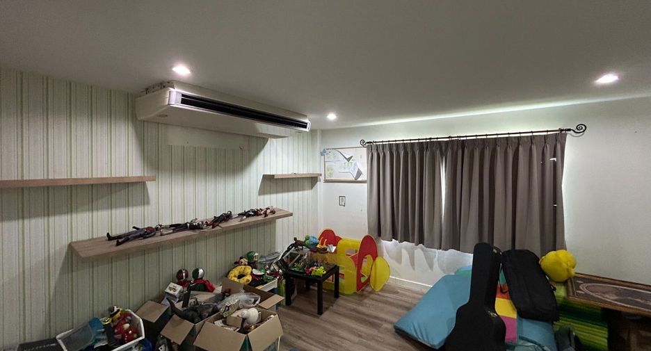 For sale 4 bedrooms house in Mueang Chon Buri, Chonburi