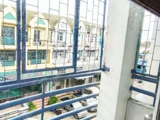 À vendre 5 chambres local commercial à Min Buri, Bangkok