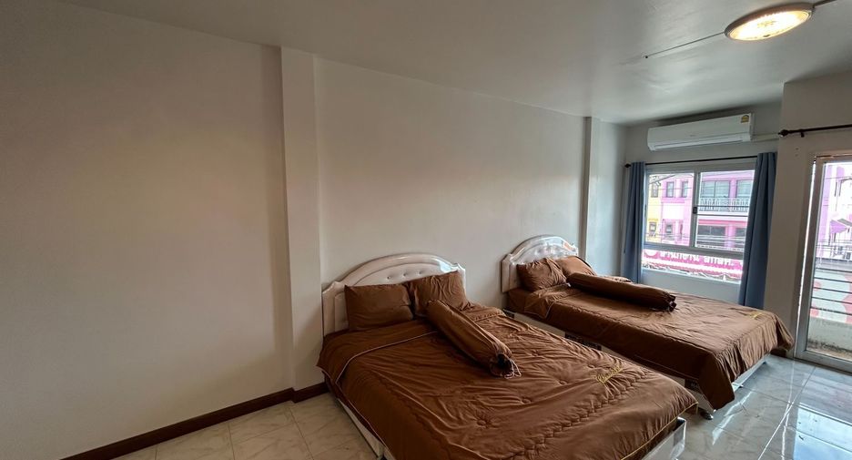 For sale 2 bedrooms townhouse in Mueang Chon Buri, Chonburi