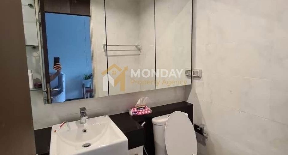 Condo en alquiler de 1 habitaciones en Bang Rak, Bangkok