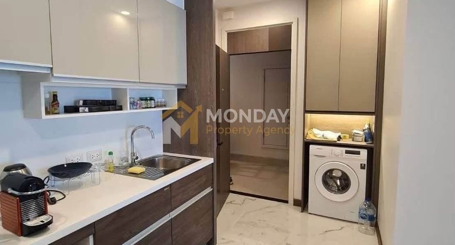 Condo en alquiler de 1 habitaciones en Bang Rak, Bangkok