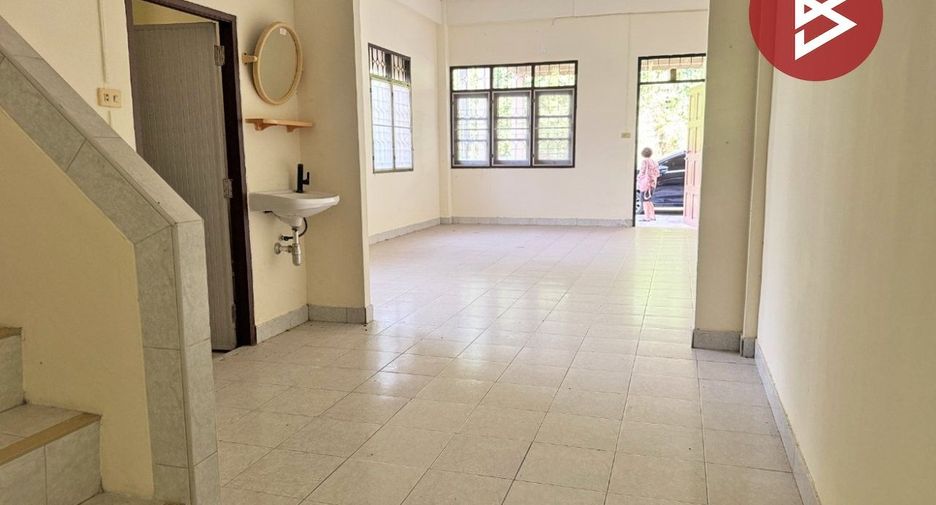 For sale 2 bedrooms townhouse in Mueang Chachoengsao, Chachoengsao