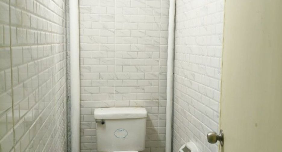 For sale 2 bedrooms retail Space in Phra Samut Chedi, Samut Prakan