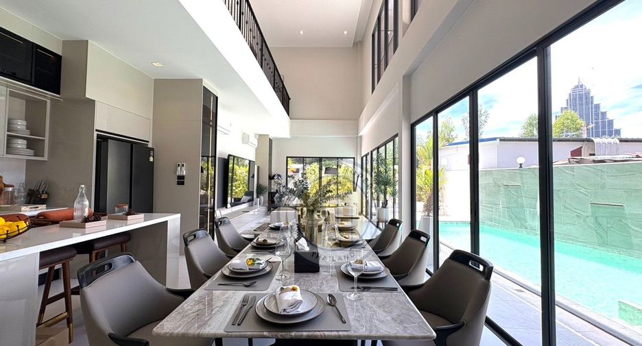 For sale 8 bedrooms villa in Bang Lamung, Chonburi