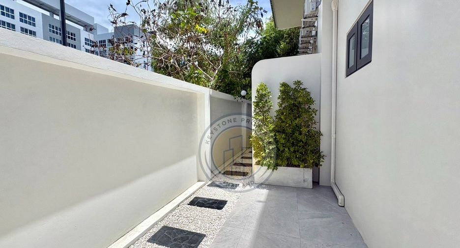 For sale 8 bedrooms villa in Bang Lamung, Chonburi