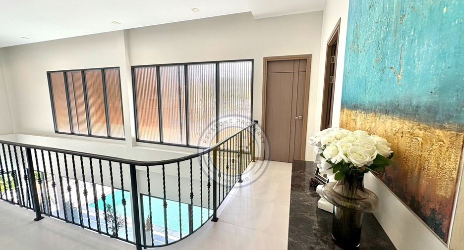 For sale 8 bedrooms villa in Bang Lamung, Chonburi