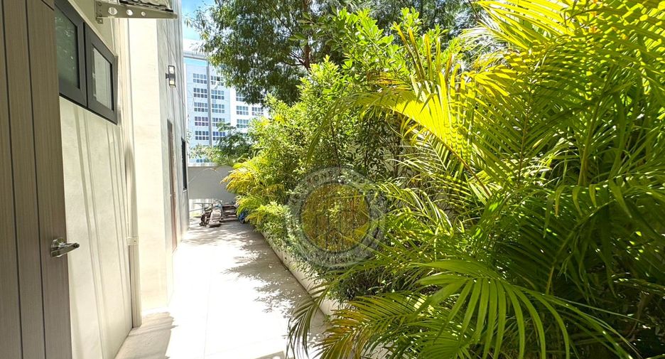 For sale 8 bedrooms villa in Bang Lamung, Chonburi