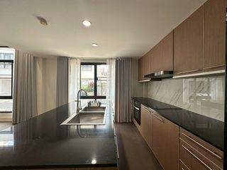 Casa en alquiler de 3 habitaciones en Khlong Toei, Bangkok