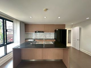 Casa en alquiler de 3 habitaciones en Khlong Toei, Bangkok