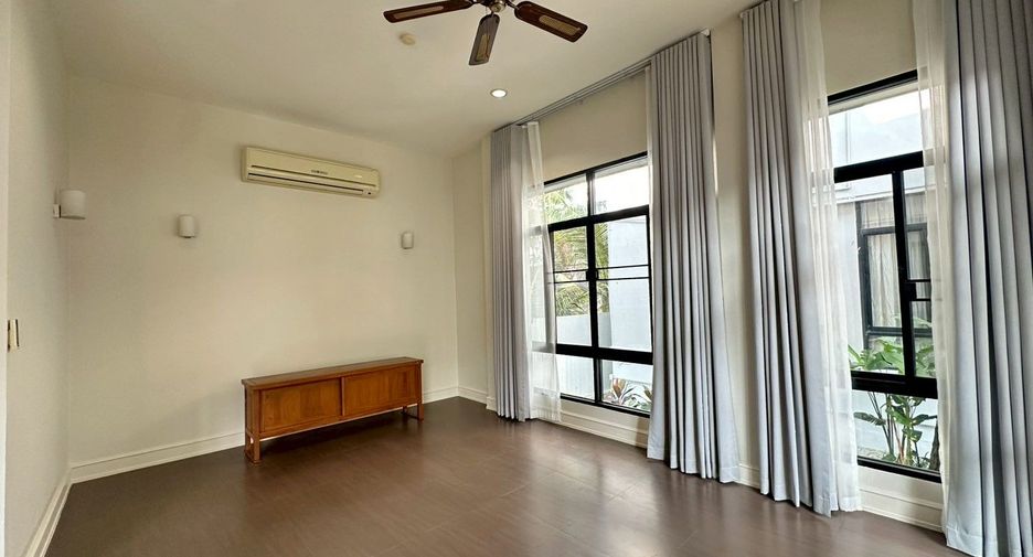 出租 3 卧室 独立屋 在 Khlong Toei, 曼谷