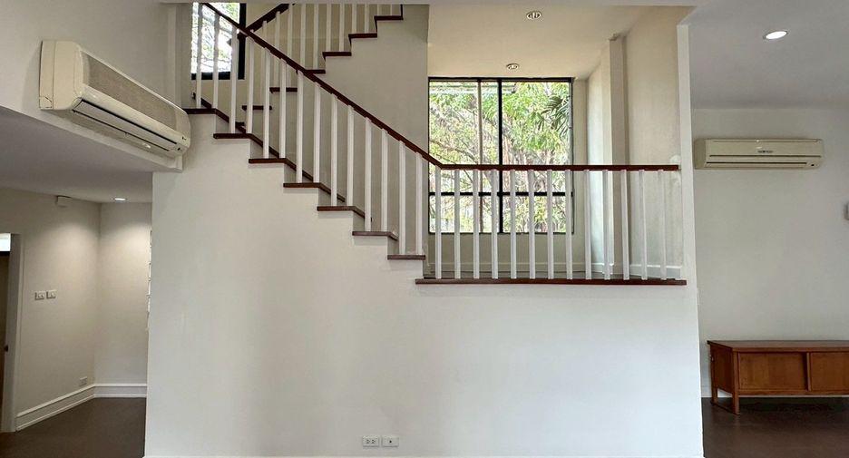 出租 3 卧室 独立屋 在 Khlong Toei, 曼谷