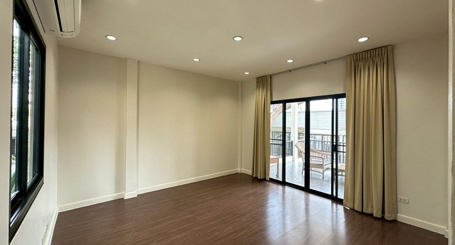 出租 3 卧室 独立屋 在 Khlong Toei, 曼谷