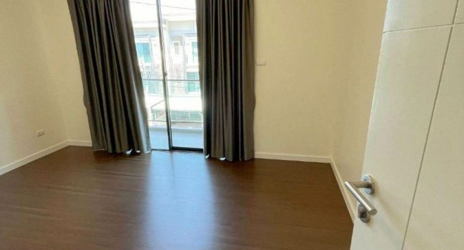 For sale 3 bedrooms townhouse in Bang Bua Thong, Nonthaburi