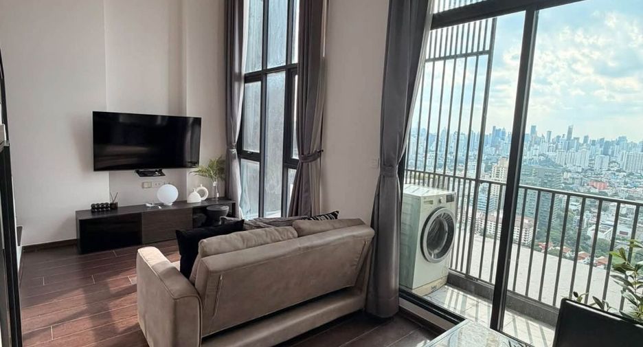 For rent and for sale 1 bed condo in Watthana, Bangkok