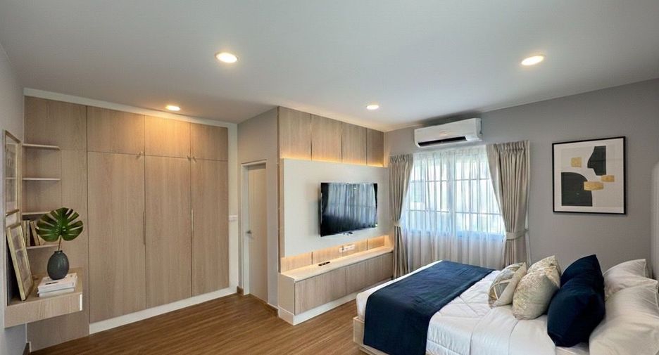 Casa en alquiler y en venta de 4 habitaciones en Bang Phli, Samut Prakan
