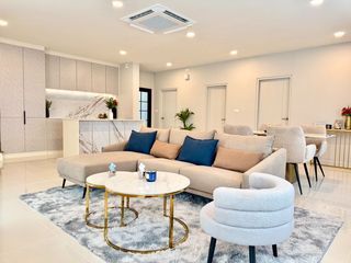 Casa en alquiler y en venta de 4 habitaciones en Bang Phli, Samut Prakan