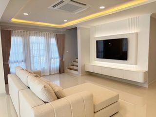 Casa en alquiler y en venta de 4 habitaciones en Bang Phli, Samut Prakan