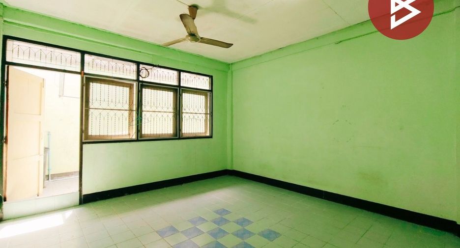 出售 2 卧室 联排别墅 在 Khlong Toei, 曼谷