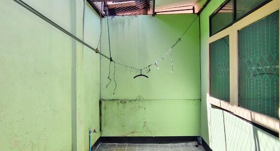 出售 2 卧室 联排别墅 在 Khlong Toei, 曼谷