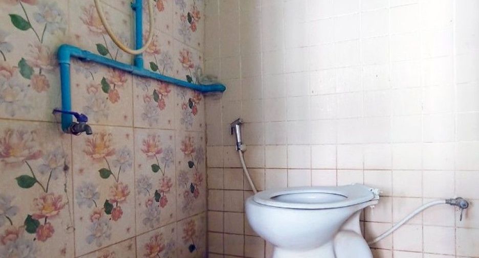 出售 2 卧室 联排别墅 在 Khlong Toei, 曼谷
