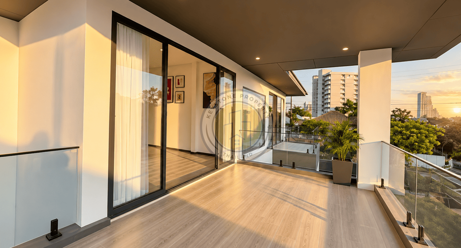 For sale 5 bedrooms villa in Jomtien, Pattaya