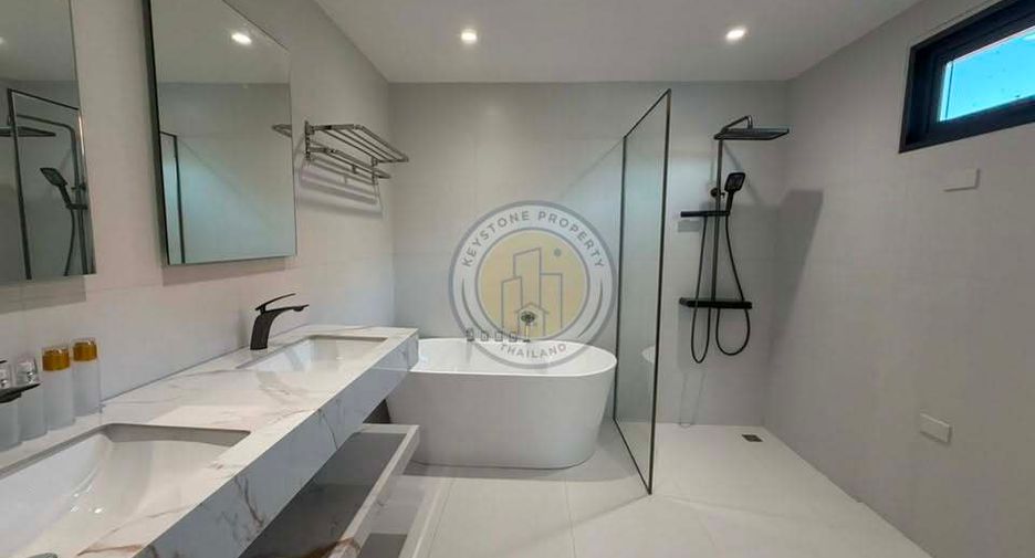For sale 5 bedrooms villa in Jomtien, Pattaya