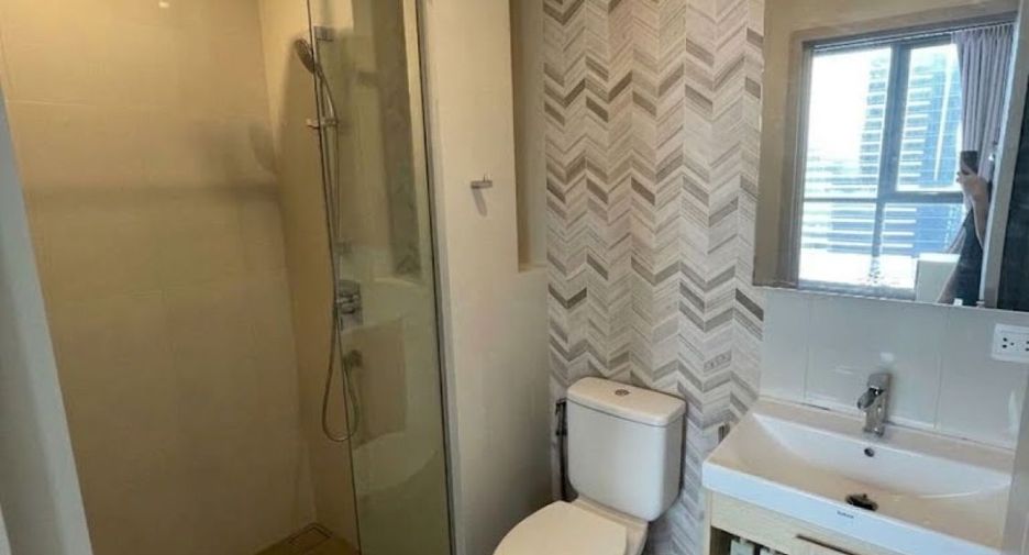 For rent 1 bed condo in Khlong Toei, Bangkok