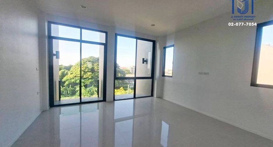 For sale 3 ベッドルーム retail Space in Mueang Nakhon Pathom, Nakhon Pathom