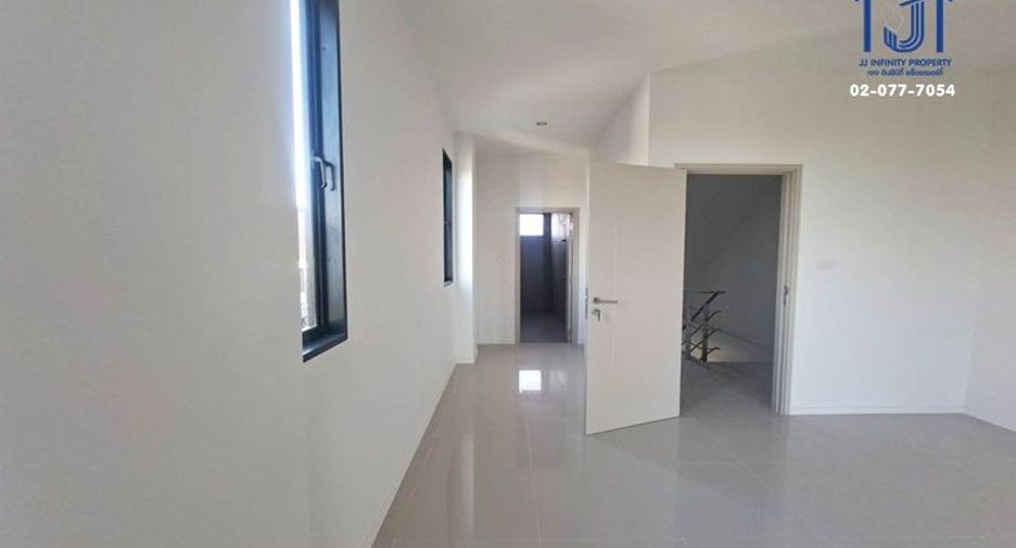 For sale 3 ベッドルーム retail Space in Mueang Nakhon Pathom, Nakhon Pathom