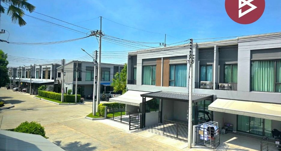 For sale 3 bedrooms townhouse in Krathum Baen, Samut Sakhon