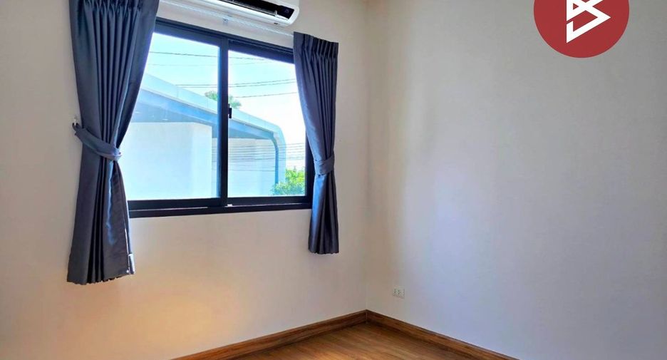 For sale 3 bedrooms townhouse in Krathum Baen, Samut Sakhon
