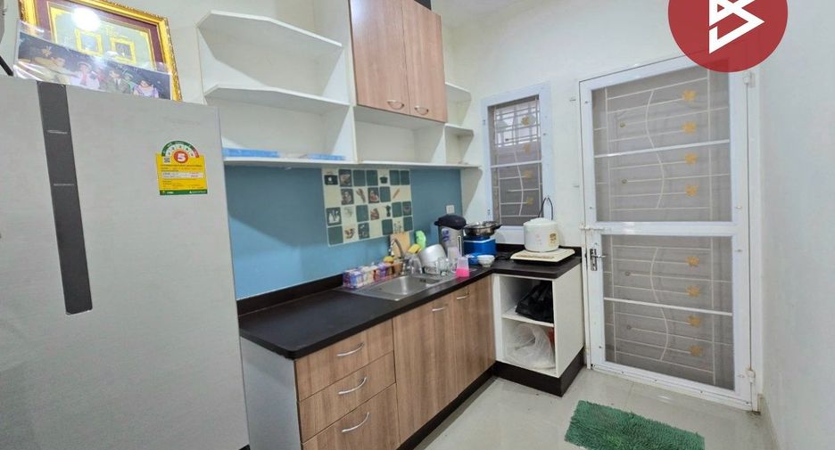 À vendre 4 chambres maison de ville à Phra Samut Chedi, Samut Prakan