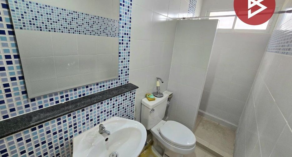 À vendre 4 chambres maison de ville à Phra Samut Chedi, Samut Prakan