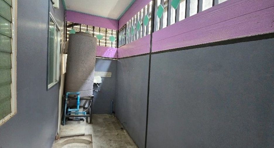 À vendre 4 chambres maison de ville à Phra Samut Chedi, Samut Prakan