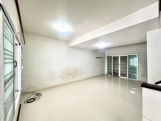 Reihenhaus zum Kauf mit 3 Zimmer in Min Buri, Bangkok