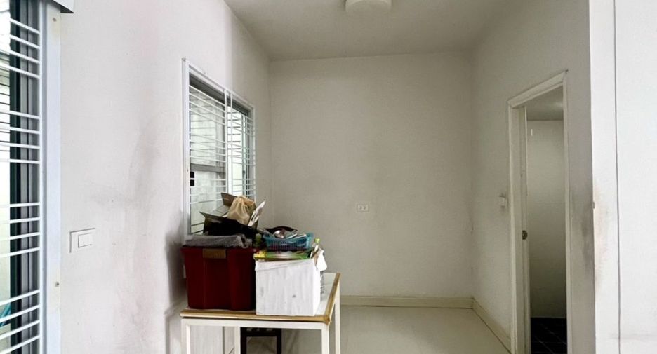 Reihenhaus zum Kauf mit 3 Zimmer in Min Buri, Bangkok