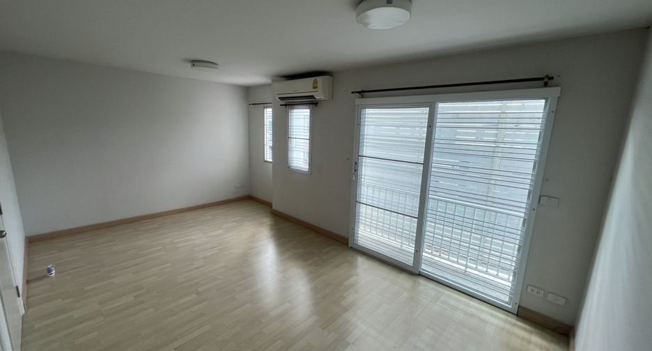 Reihenhaus zum Kauf mit 3 Zimmer in Min Buri, Bangkok