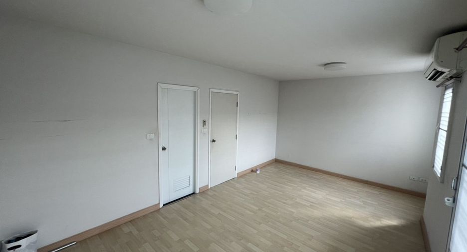 Reihenhaus zum Kauf mit 3 Zimmer in Min Buri, Bangkok