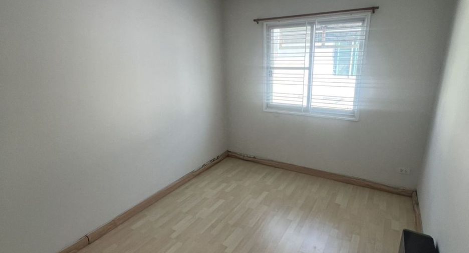 Reihenhaus zum Kauf mit 3 Zimmer in Min Buri, Bangkok