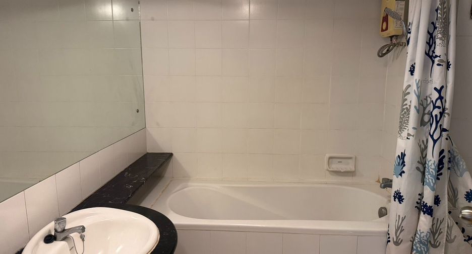 For rent 1 bed condo in Watthana, Bangkok