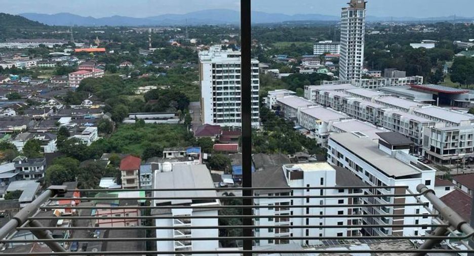 For sale 1 bed condo in Si Racha, Chonburi