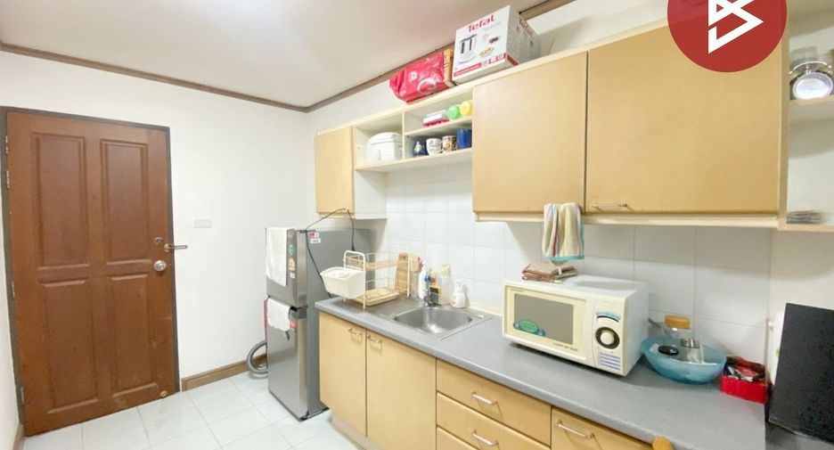 For sale 1 bed condo in Si Racha, Chonburi