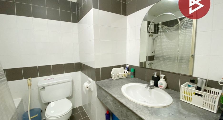 For sale 1 bed condo in Si Racha, Chonburi