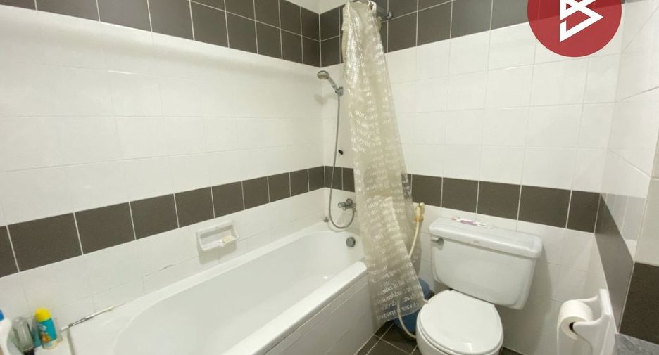 For sale 1 bed condo in Si Racha, Chonburi