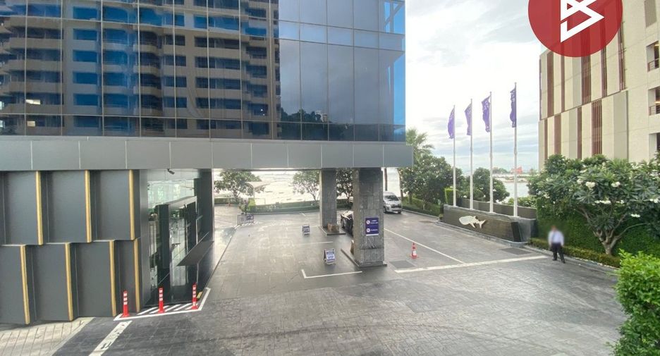 For sale 1 bed condo in Si Racha, Chonburi