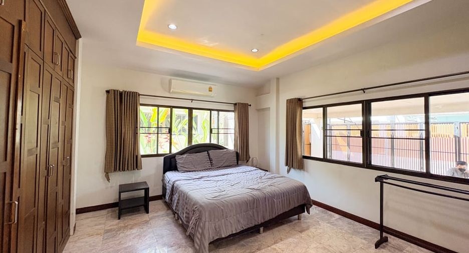 For rent and for sale 3 bedrooms villa in Bang Lamung, Chonburi