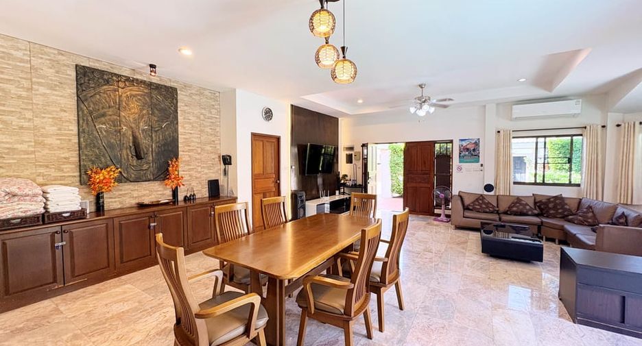 For rent and for sale 3 bedrooms villa in Bang Lamung, Chonburi