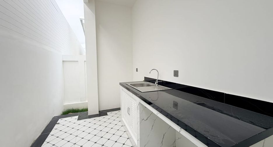 For sale 3 bedrooms house in Bang Lamung, Chonburi