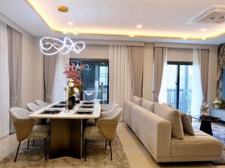 Casa adosada en alquiler y en venta de 4 habitaciones en Prawet, Bangkok