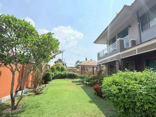 Villa en alquiler de 4 habitaciones en Bang Lamung, Chonburi